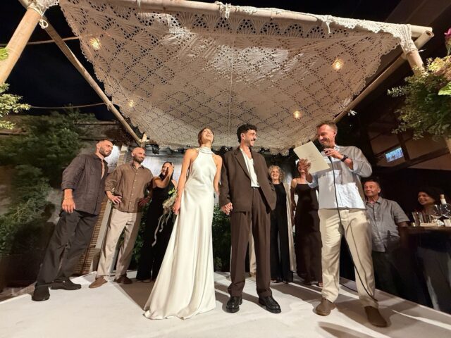 Life is a collection of moments, 
choose where you collect them 🍾